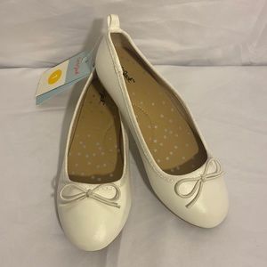Girl’s Cat & Jack White Flats